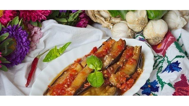 Баклажаны в аджике — вкусные рецепты пикантной закуски