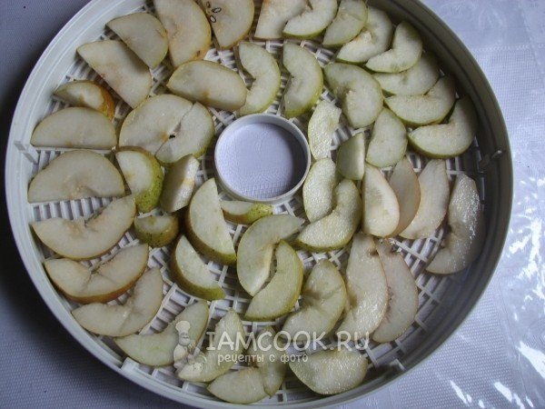 Порезать яблоки для сушилки