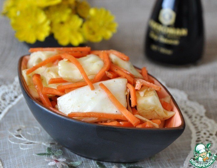 Салат острый с курицей и морковью по-корейски