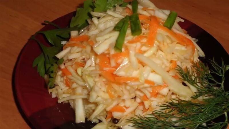 Салат из пекинской капусты с морковью