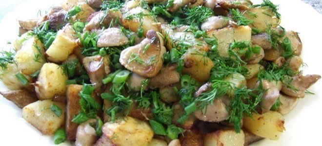 Жареная картошка с отварными маслятами