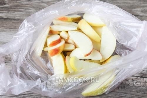 Замороженные яблоки на зиму в пакетиках