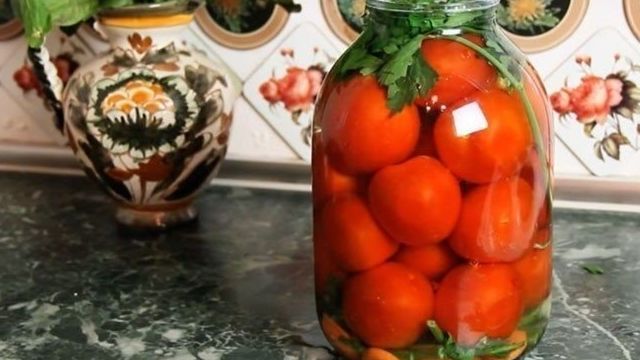 Как посолить помидоры как бочковые в банке