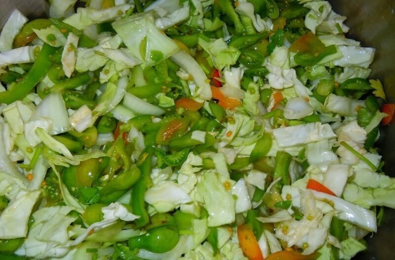 Салат из зеленых помидор быстрого приготовления