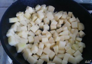 Жареная картошка нарезанная кубиками